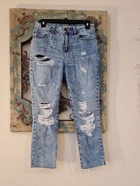 Rewash Light Blue Distressed Ankle Jeans. Size 7